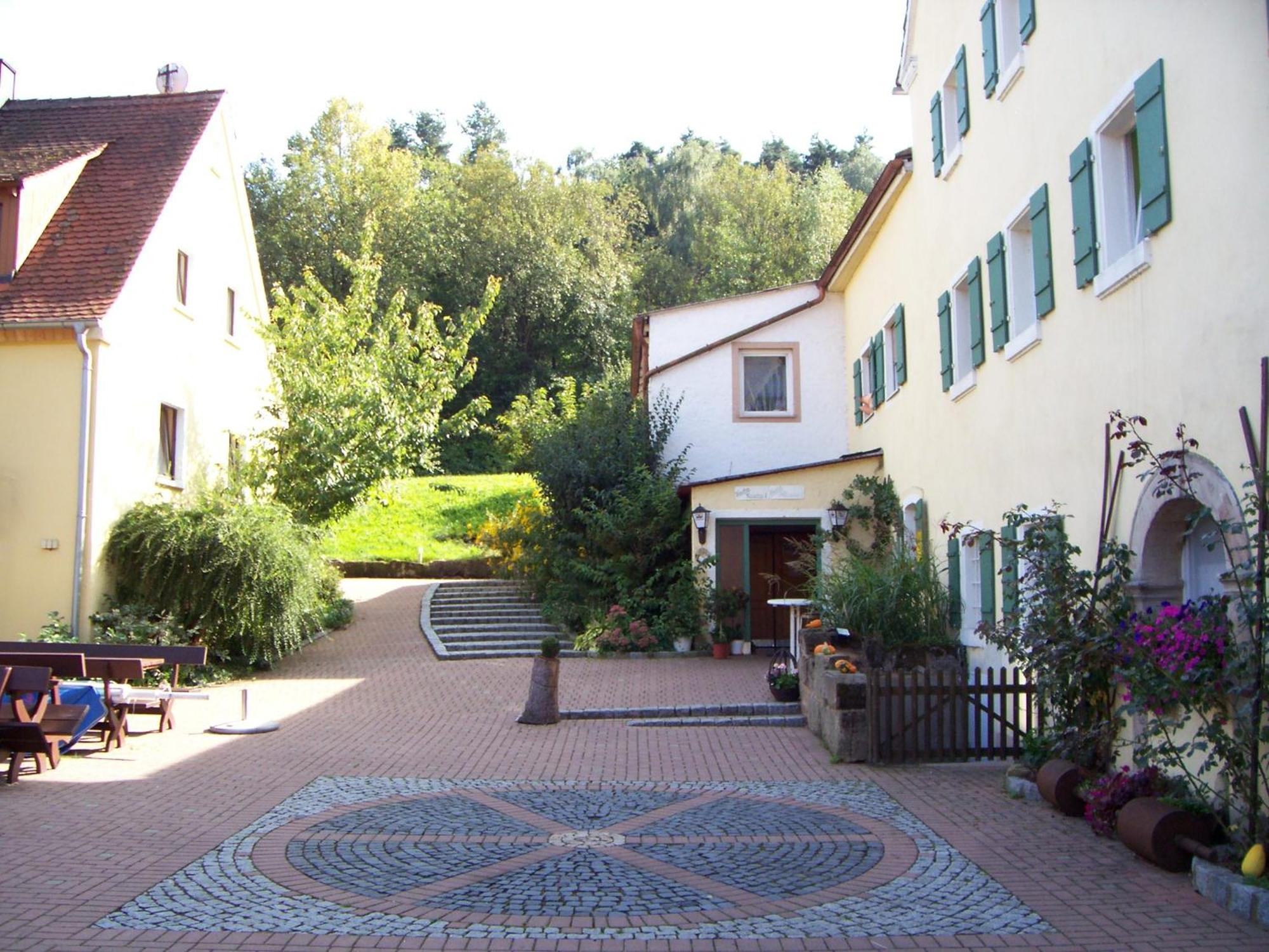 Landgasthof Gotzenmuehle Lichtenau  Экстерьер фото